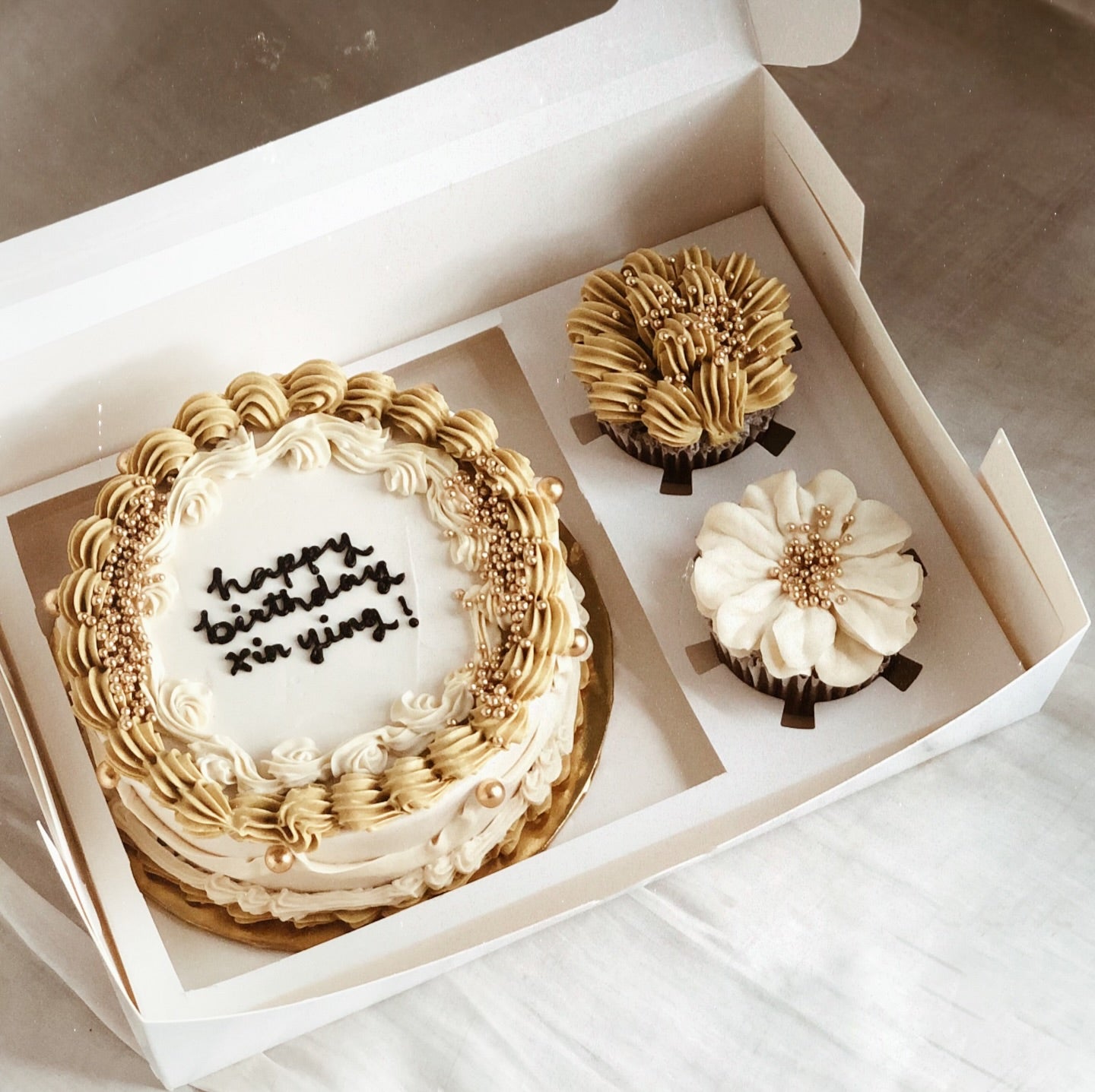 GIFT SET : Cake & Cupcake