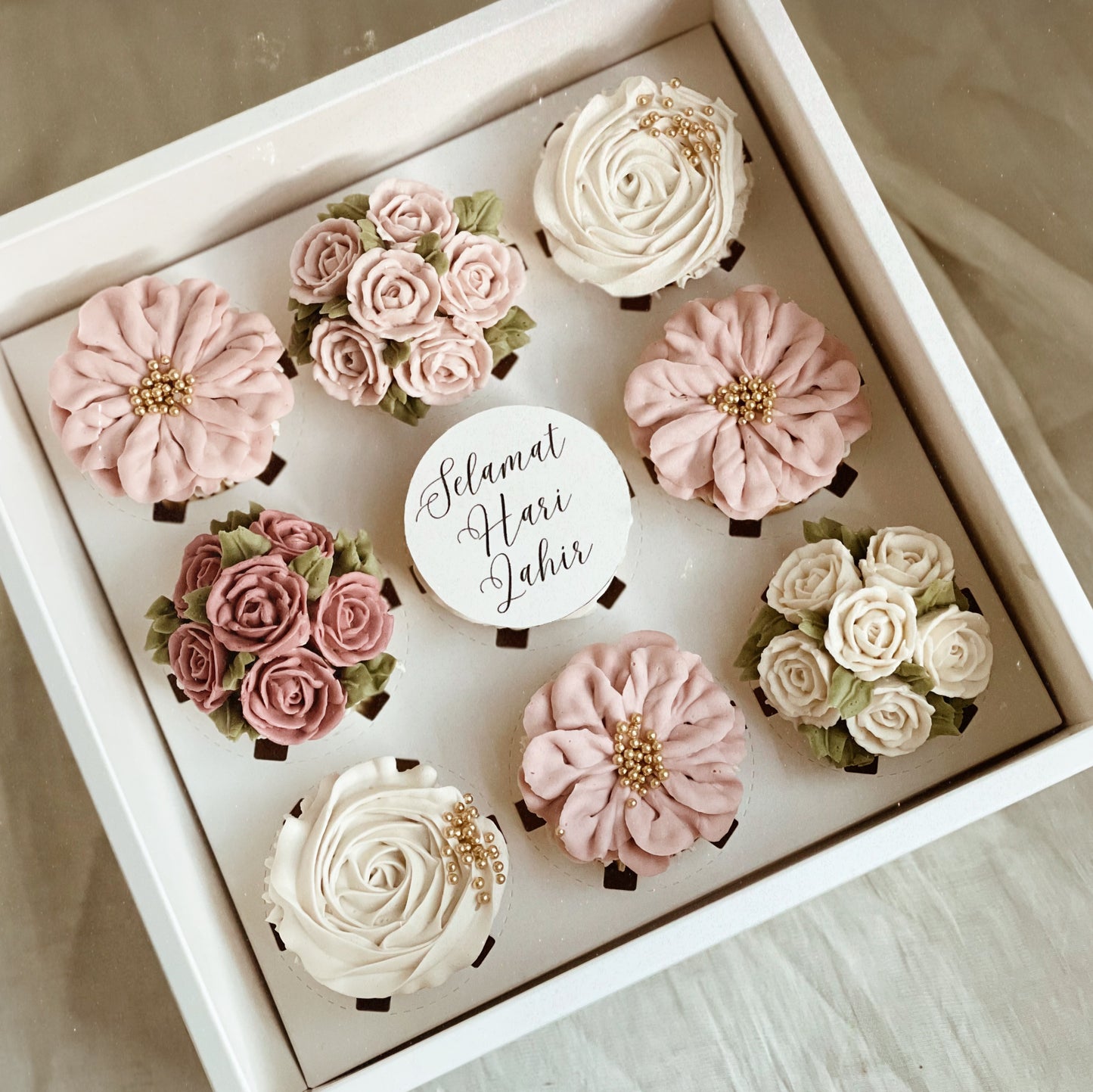 9s Cupcake Set