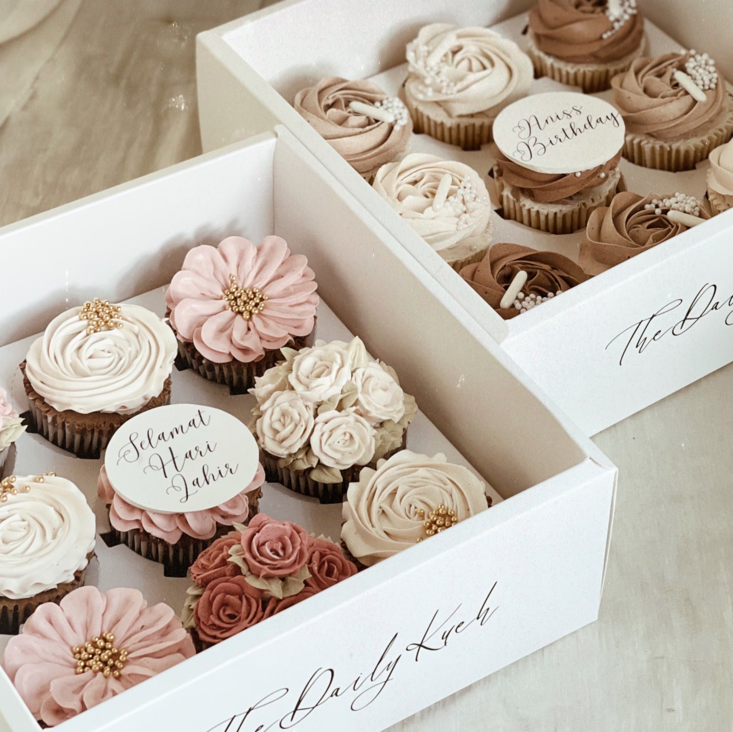 9s Cupcake Set