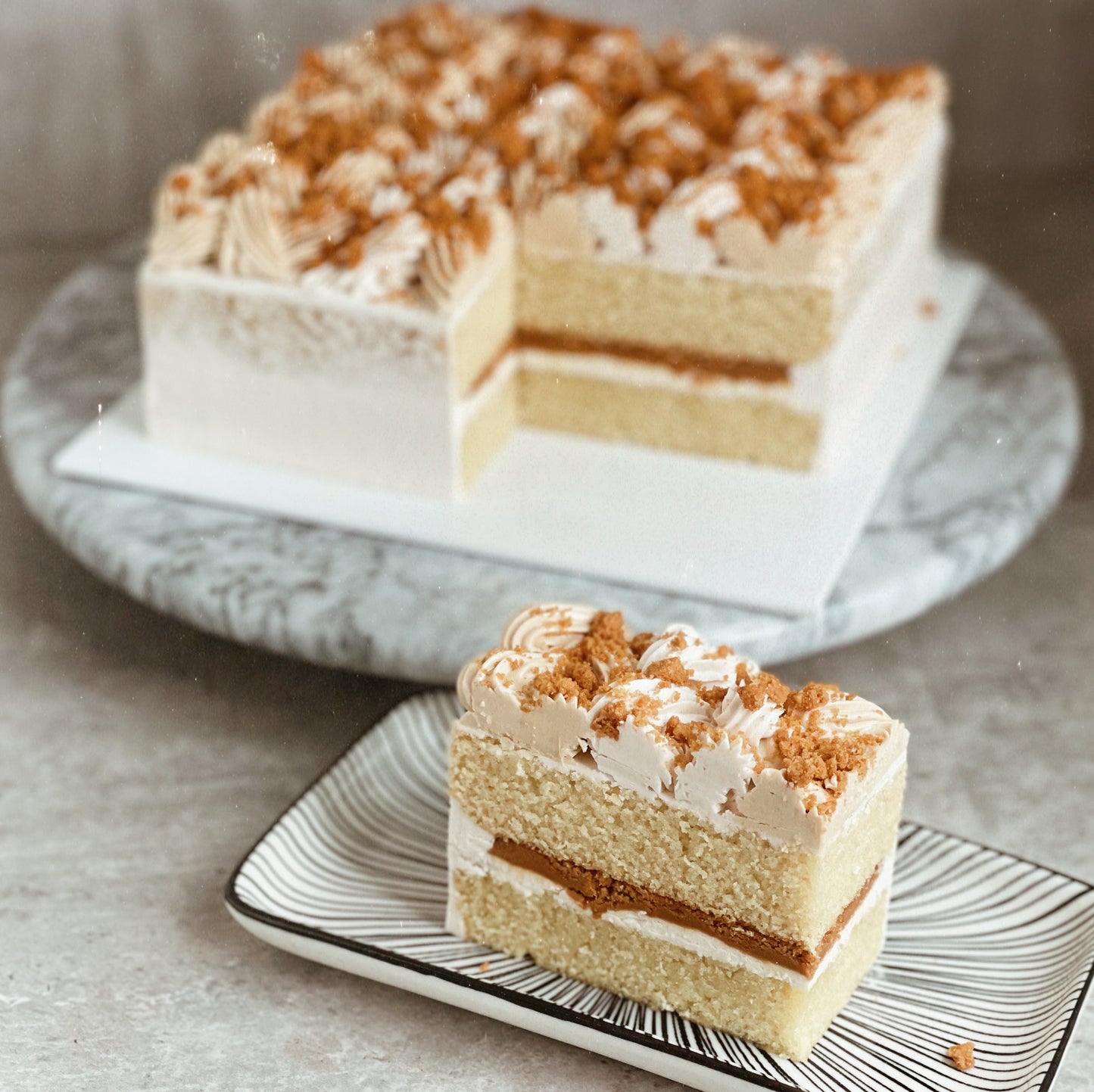 Biscoff Vanilla Sheetcake