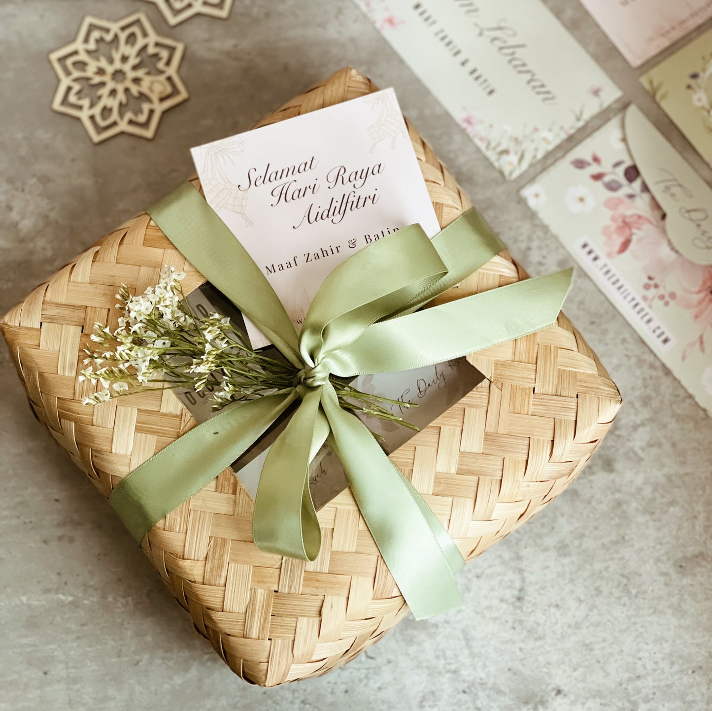 ADRA Rattan Gift Box