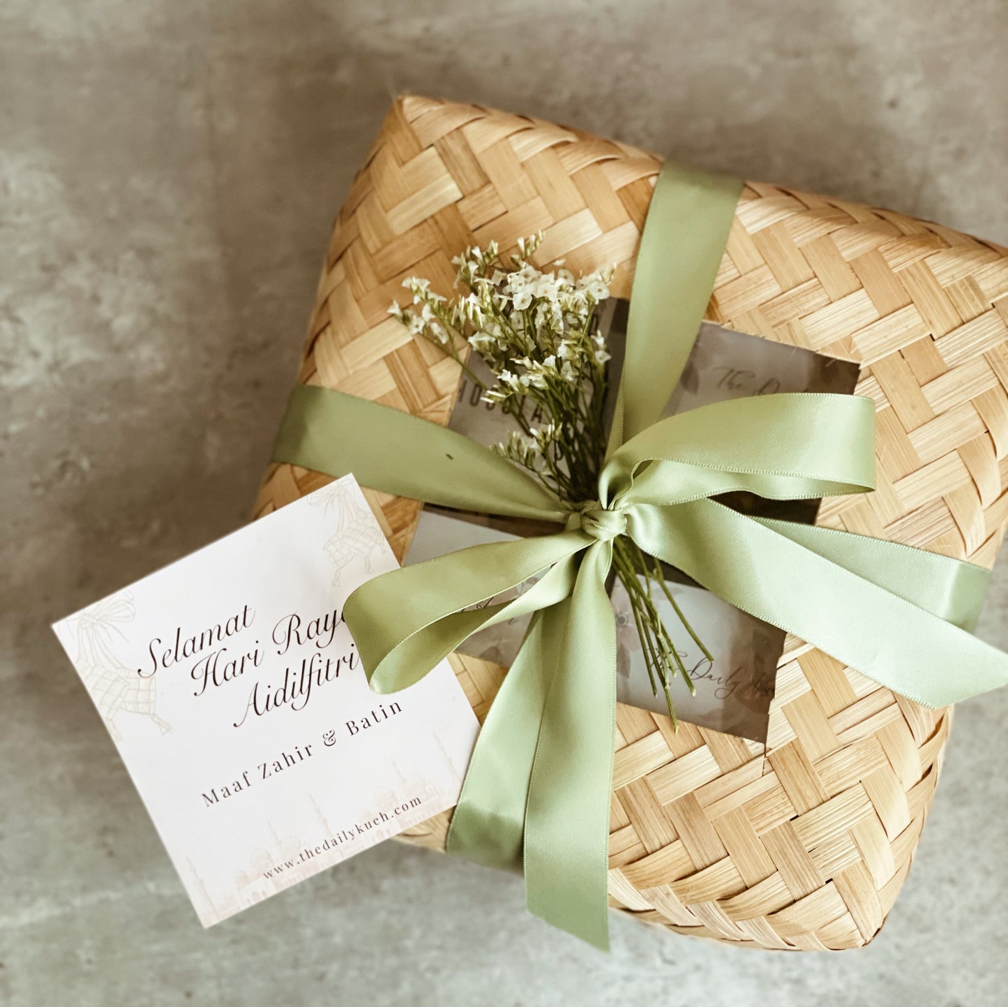 ADRA Rattan Gift Box