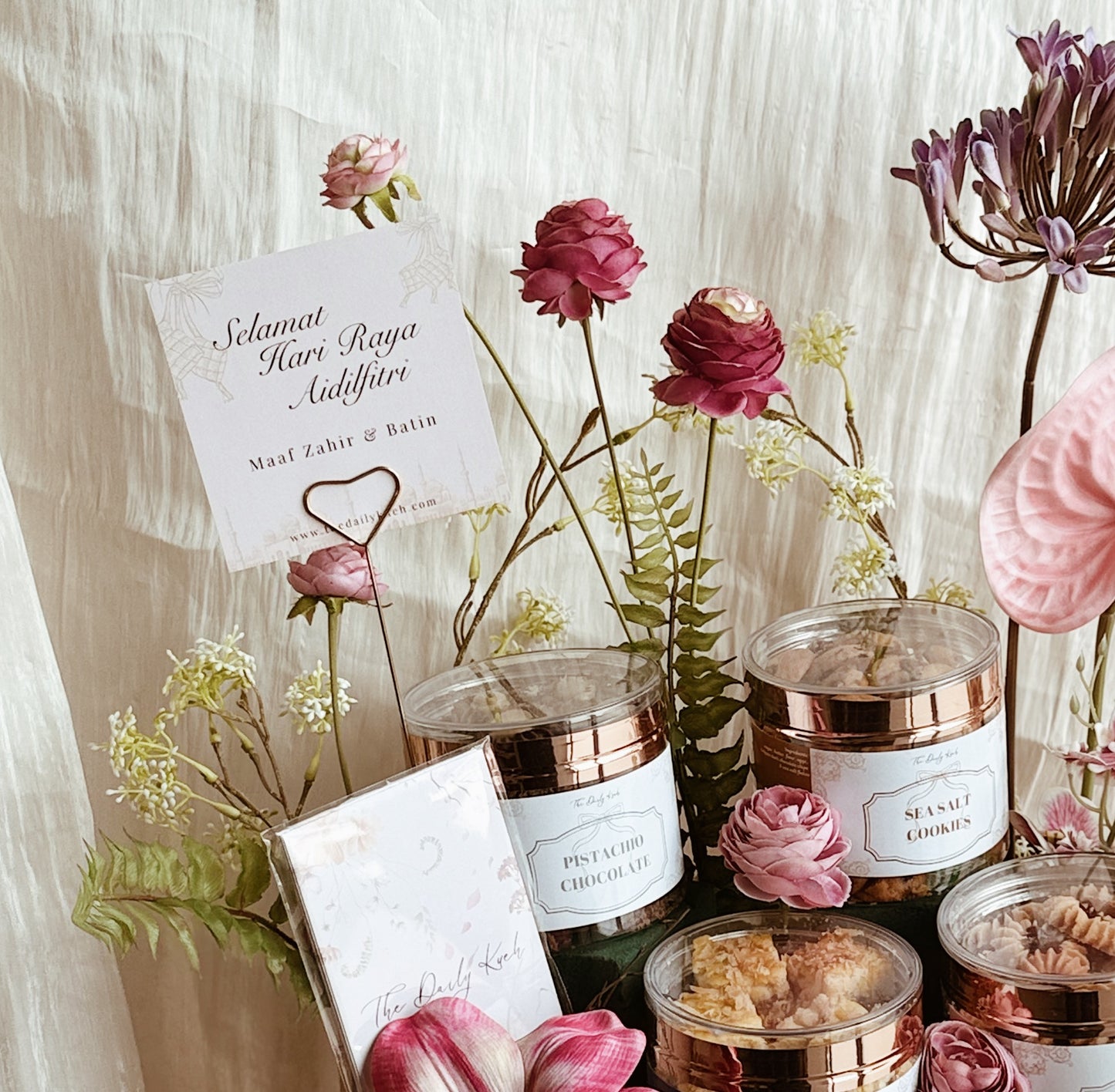 AURA Signature Hamper